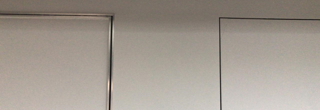 Люки двери Техно Хаммер под покраску с кантом и без обрамления невидимки Внешний вид с защитным кантом и без обрамления